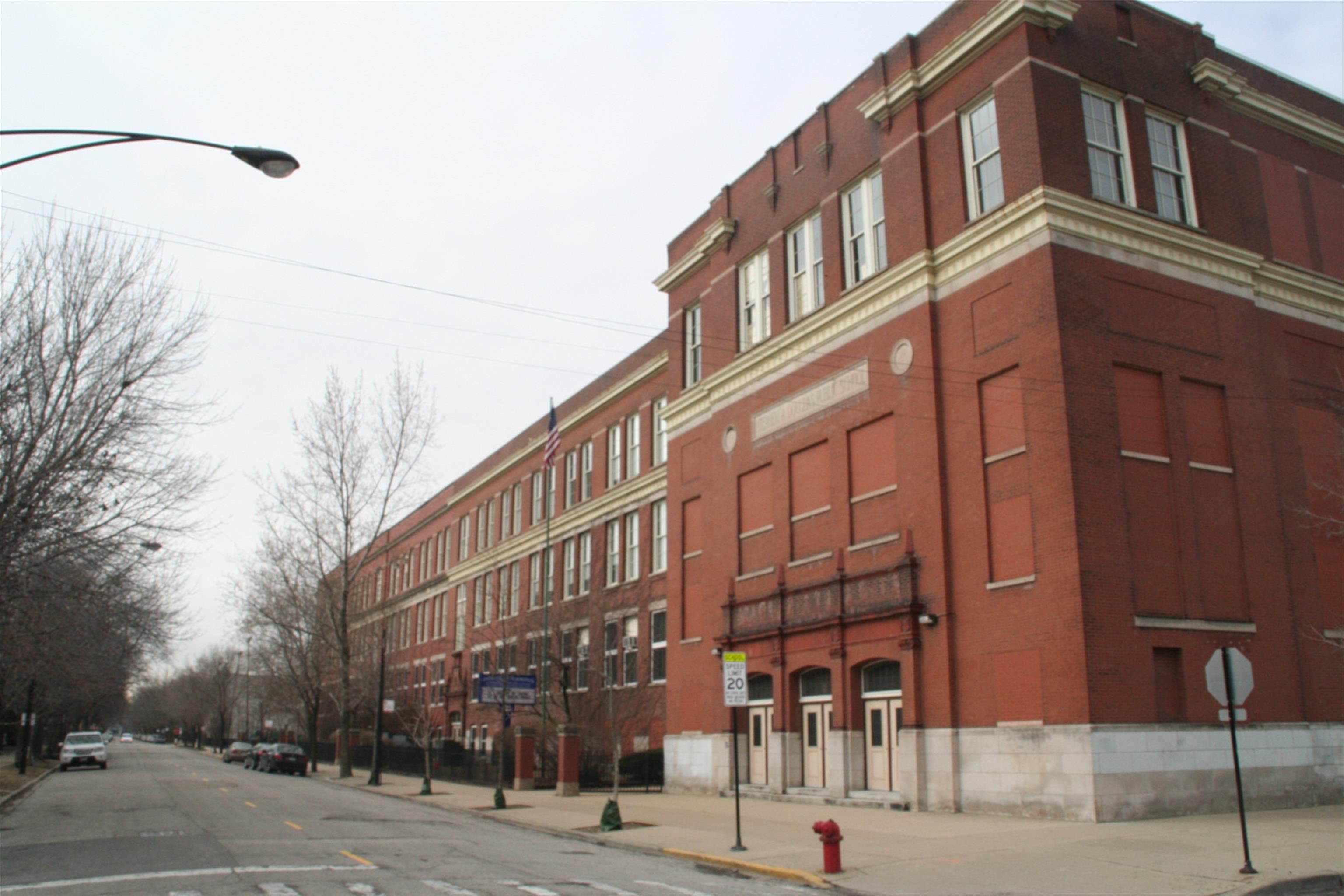 featured image Pershing West Middle School